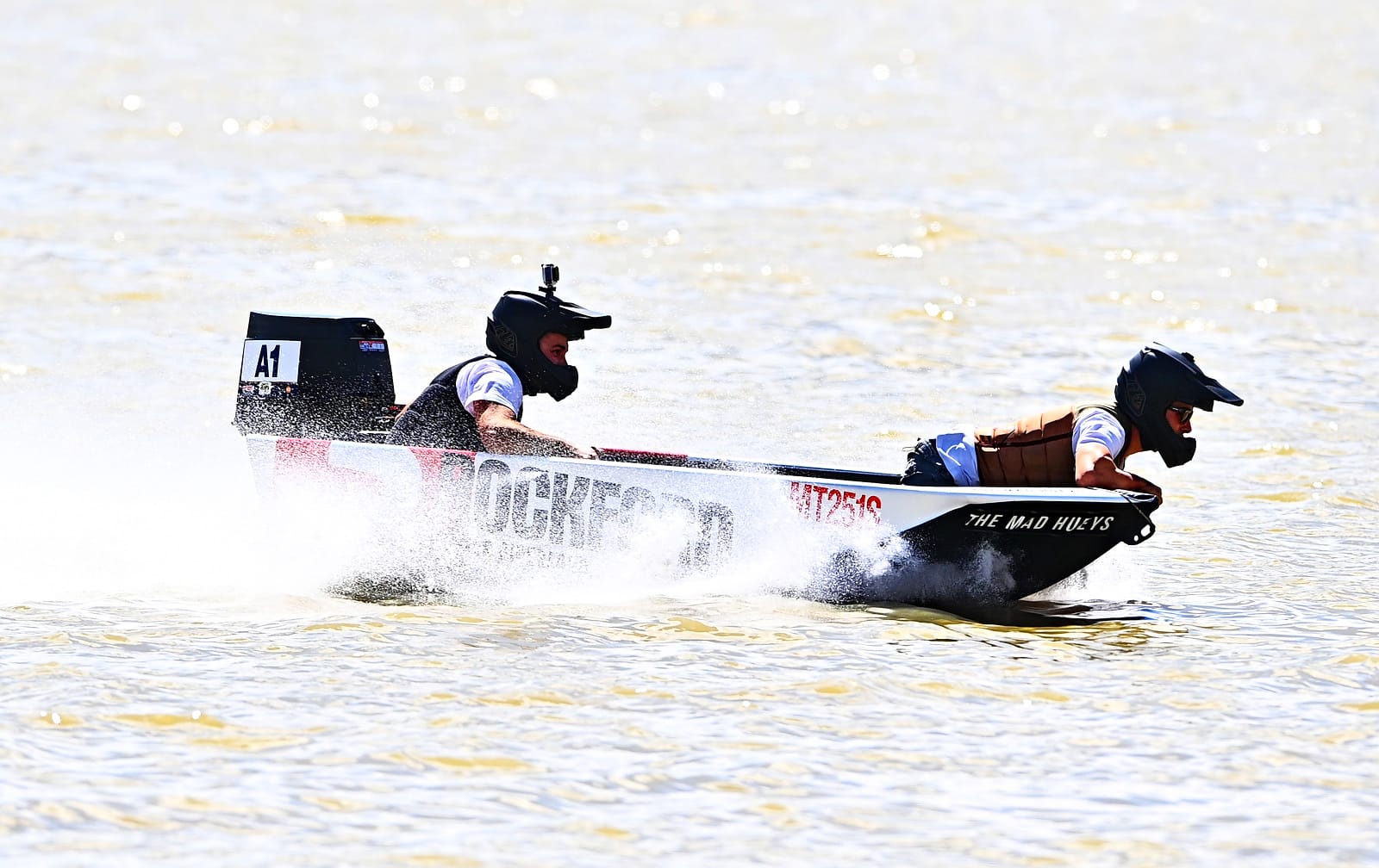 Dinghy Club undeterred by high flows
