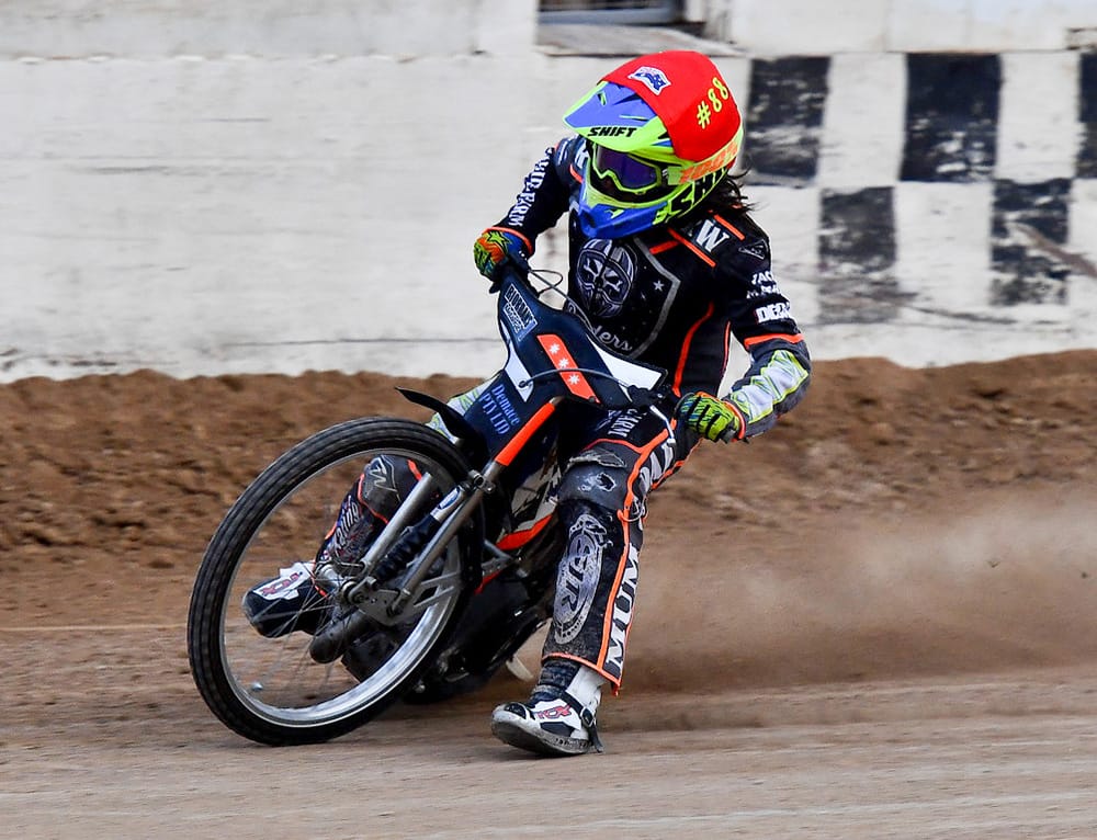 Ridley rides to solo win