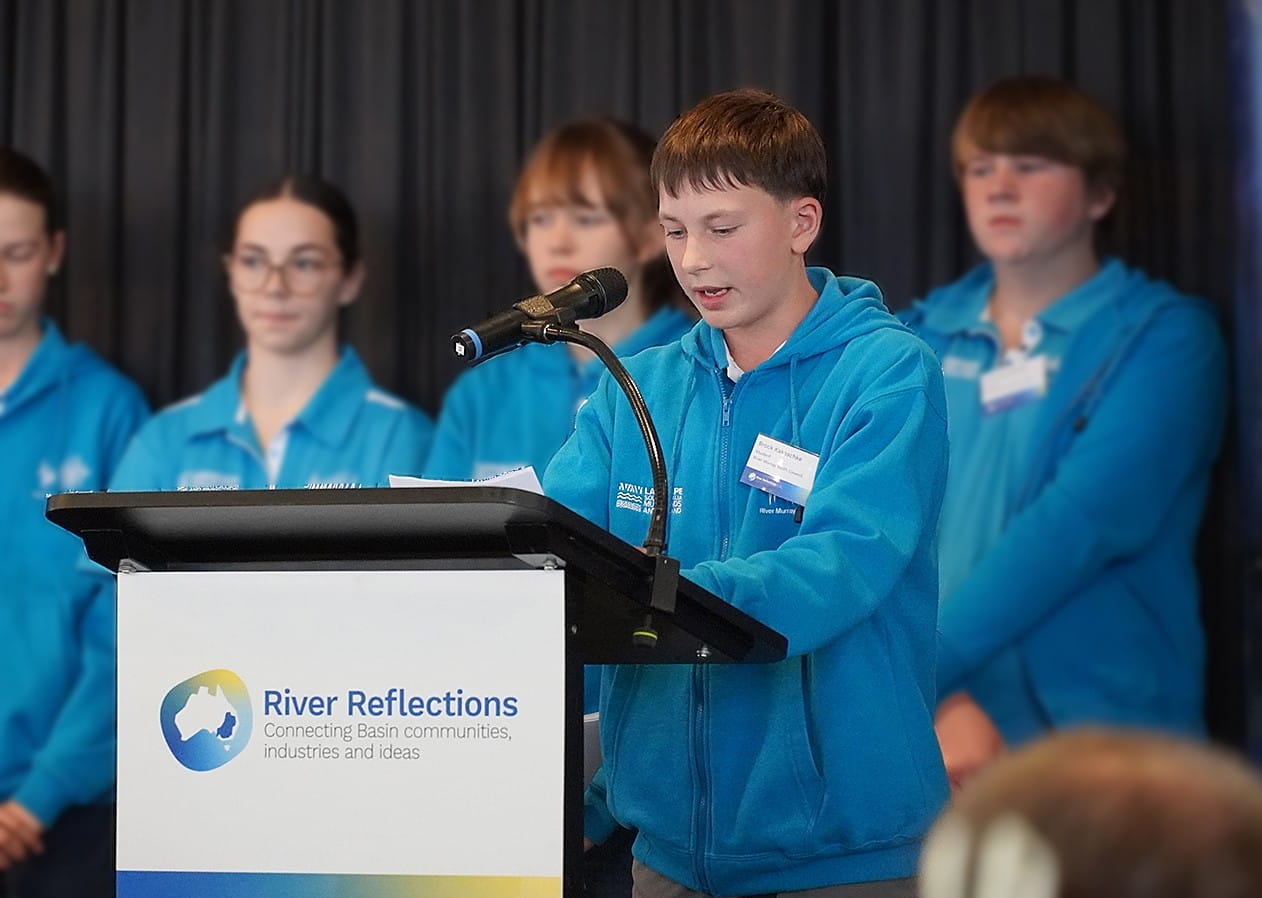 Loxton youngsters share Murray River views
