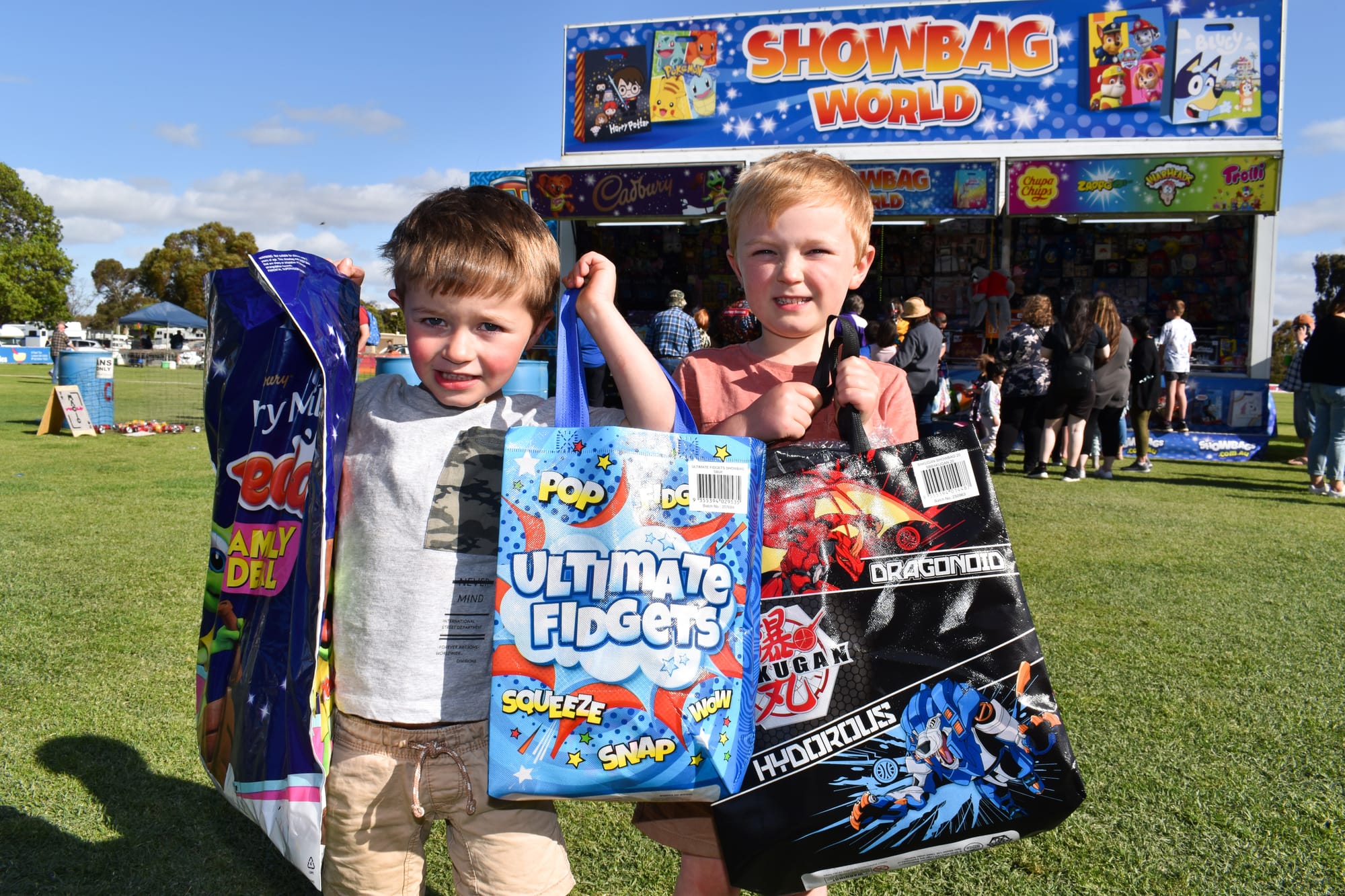 Loxton’s show of (volunteer) force