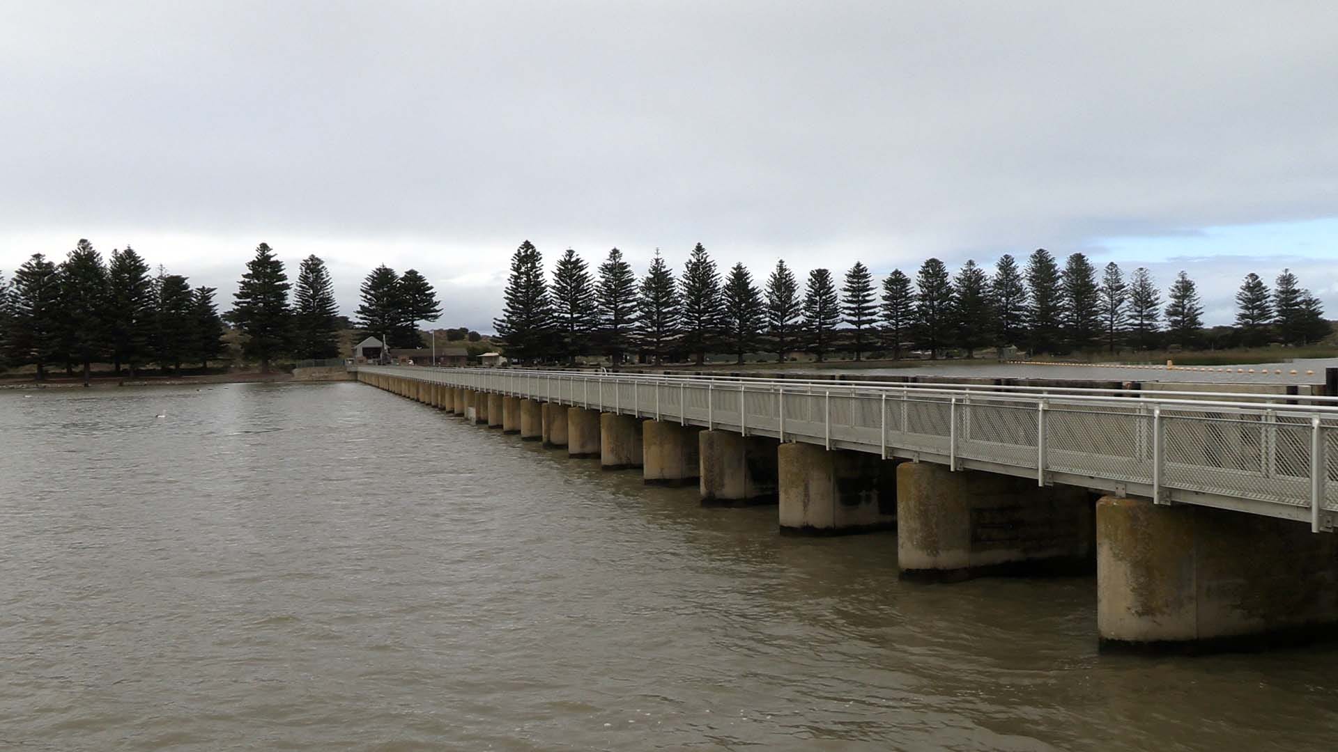 Flood prompts record opening of barrage bays