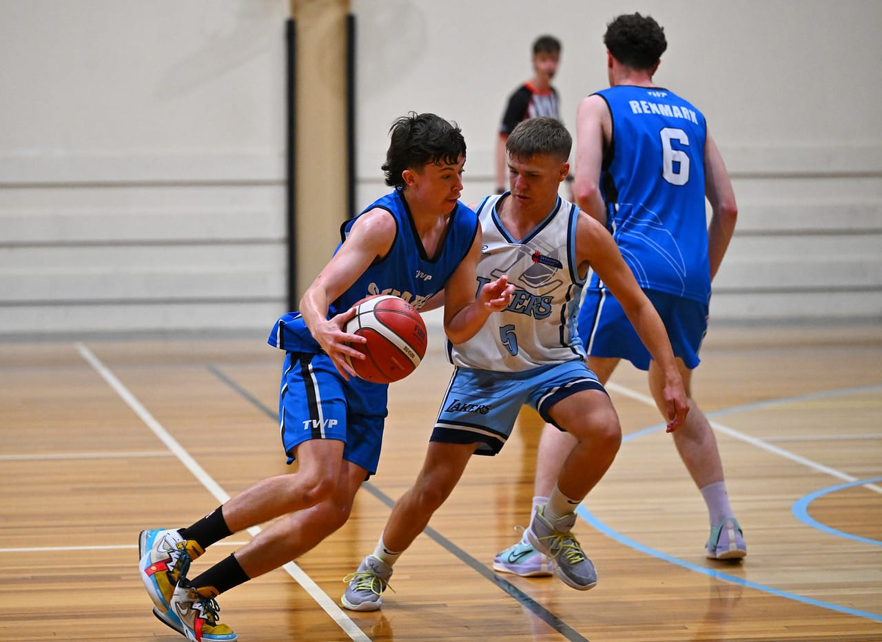 Full steam ahead for reigning champions