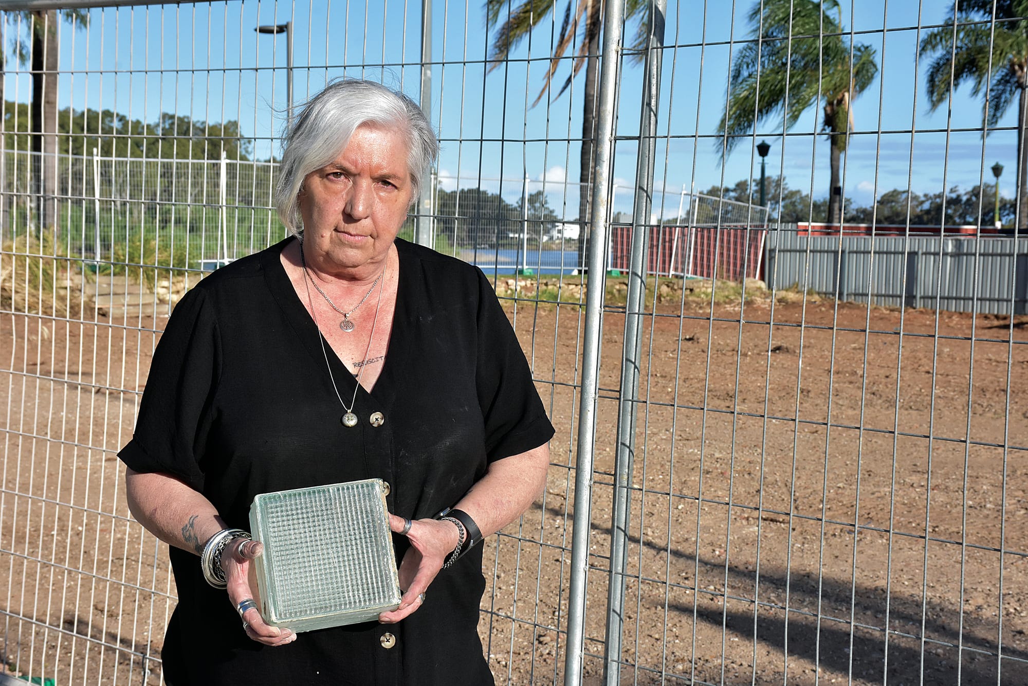 A (glass) brick in the wall