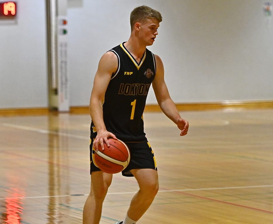 Supercats claw to victory