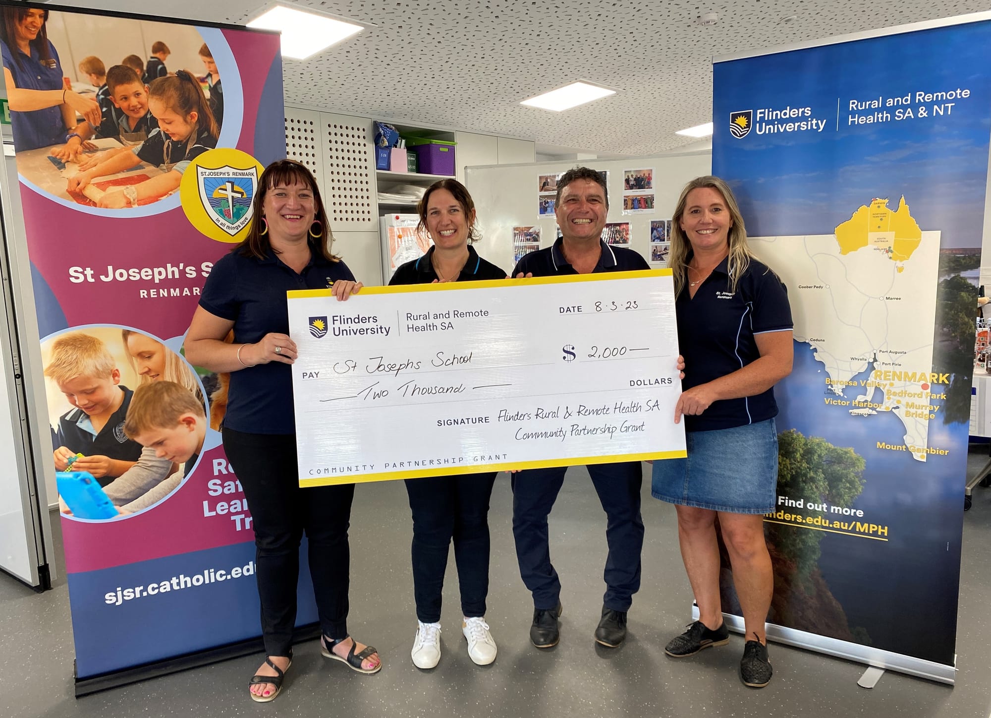 Uni’s thumbs up for local school’s expo