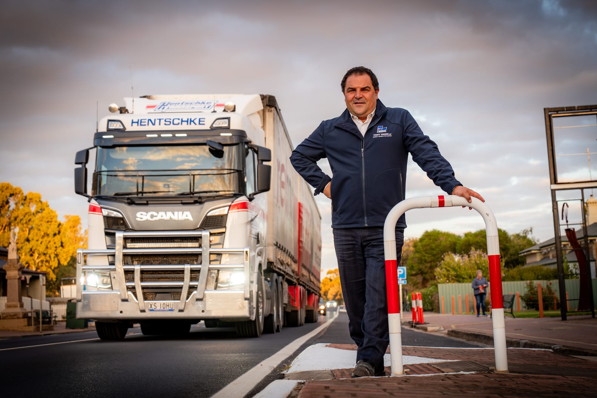 Liberal pledge for ag road program