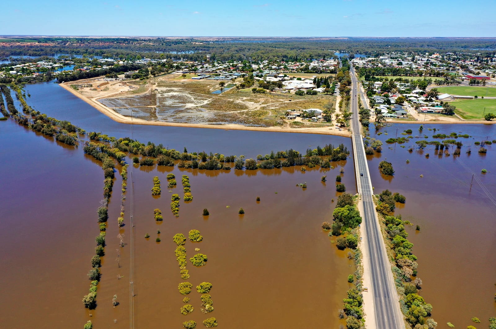 ‘Zero concerns’ despite hospital levee leaks