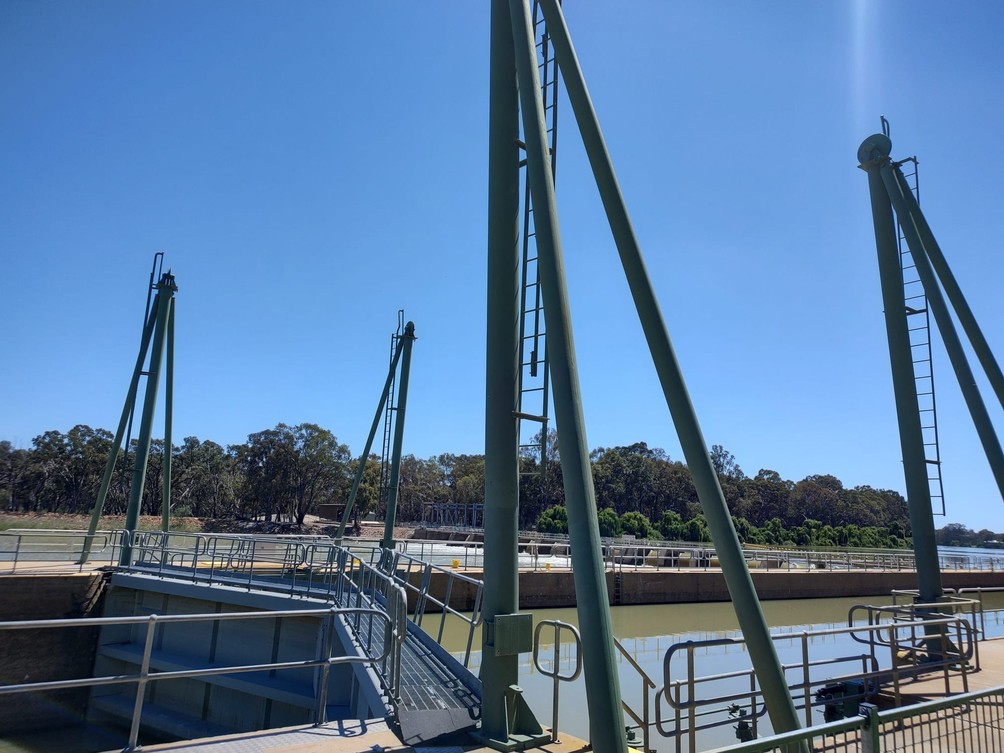 Boats passing through SA locks back to pre-flood highs