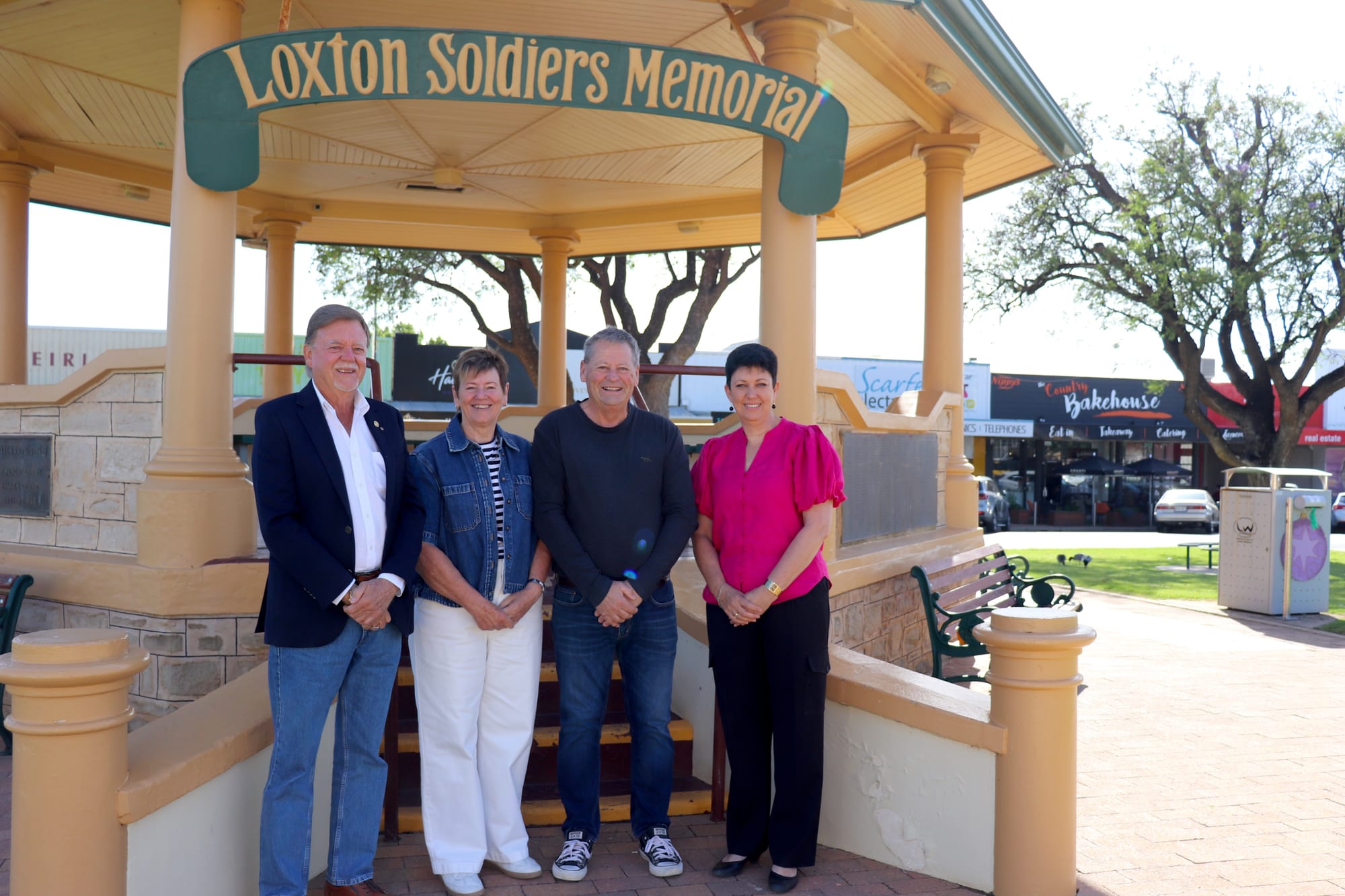 Karyn strikes right Loxton note