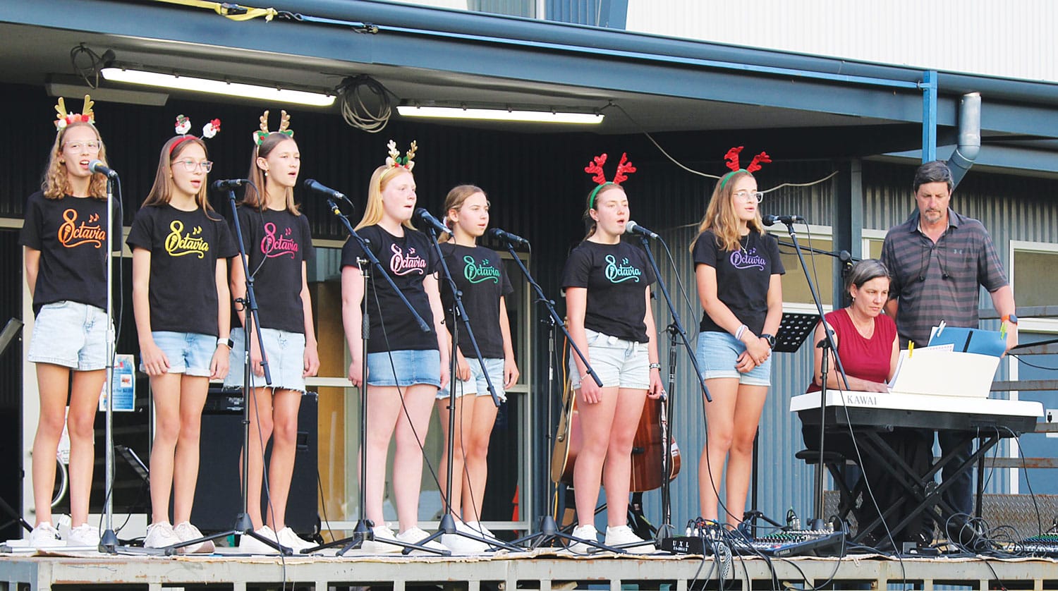 Community gathers for carols