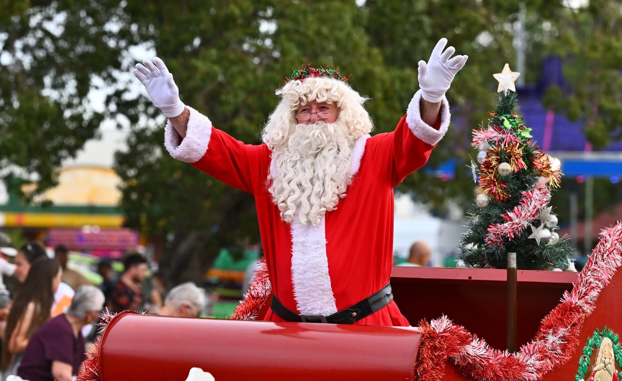 Christmas arrives in Barmera with a bang