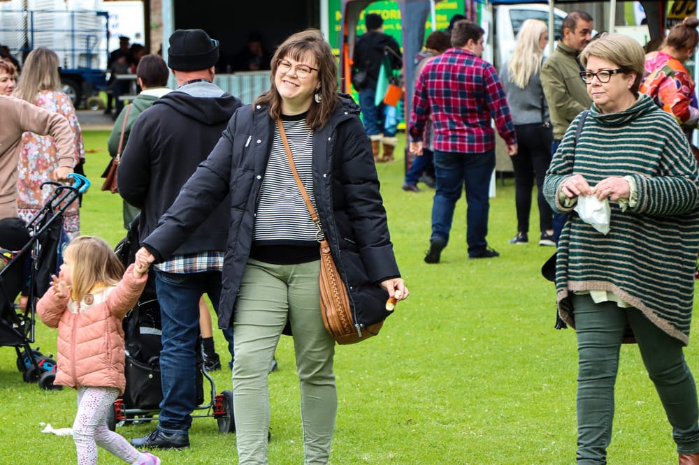 Waikerie Rotary Market crowd braves the chill post image