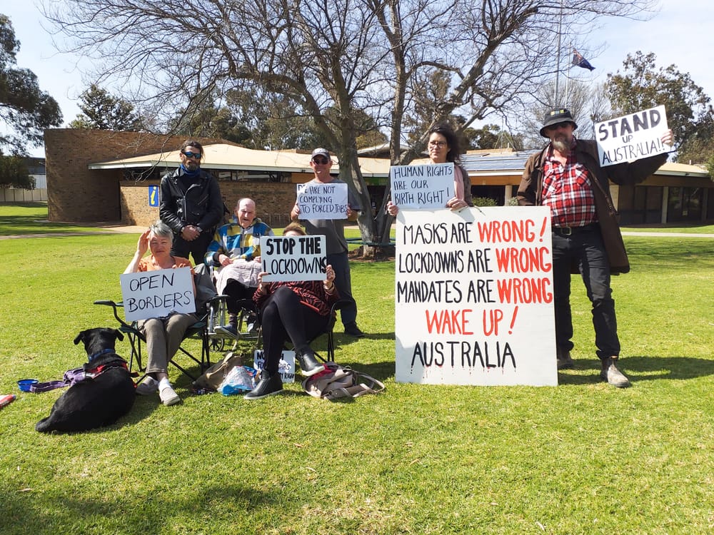 Peaceful ‘pro-choice’ rally in Waikerie post image