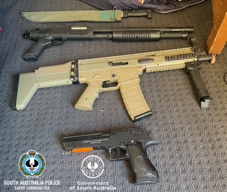 Drugs and firearms arrests made post image