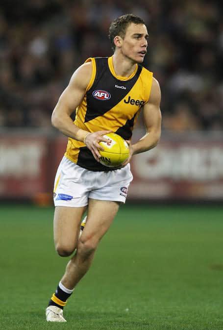 Magpies swoop to sign Helbig post image