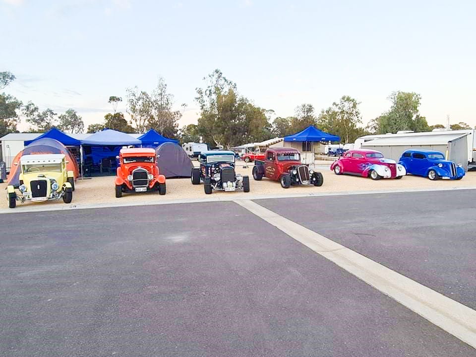 Hot rods fending for themselves in Waikerie post image