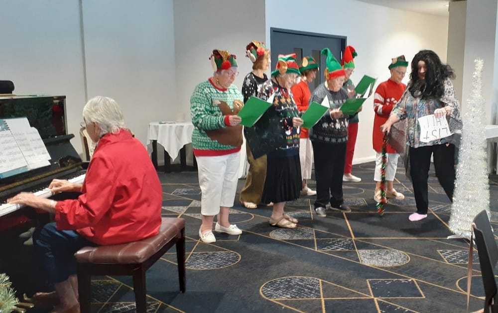 Probus clubs combine for festive lunch post image