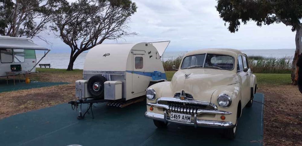 Vintage caravans heading to Berri post image