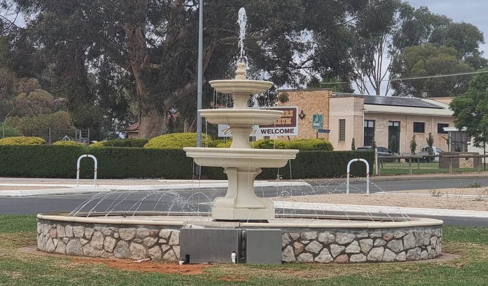 Fountain flowing again in Barmera post image