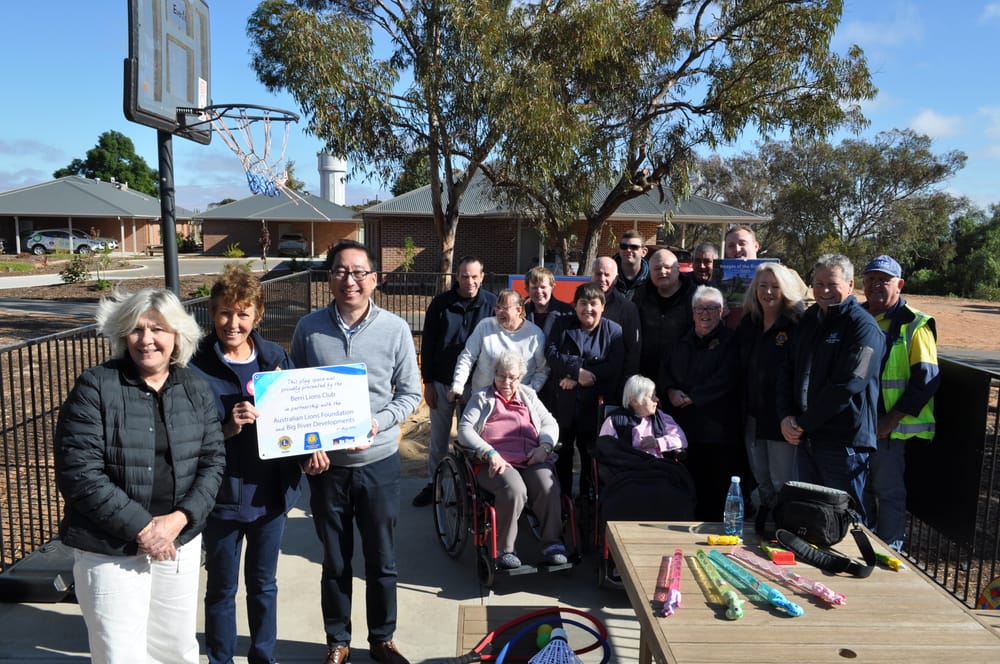 Berri Lions gift $21,000 to Loxton post image