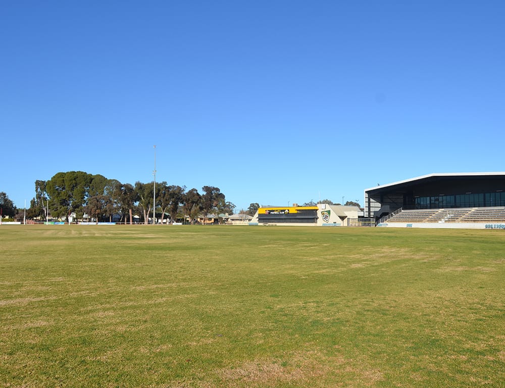 Loxton Oval set to light the night next year post image