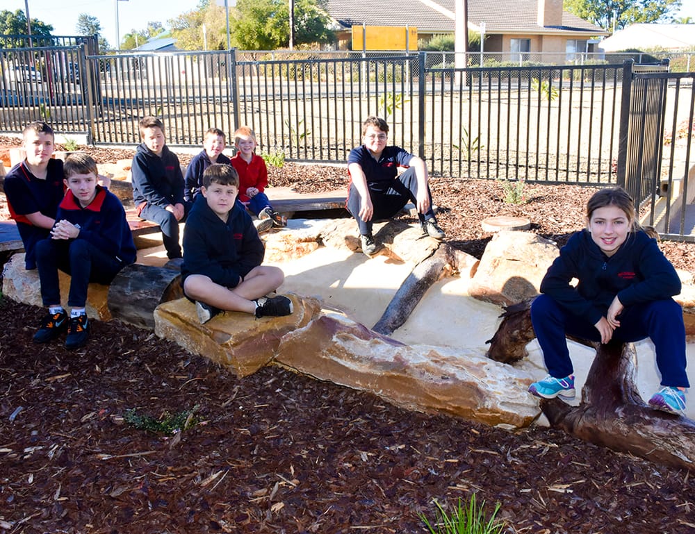 A generous Variety donation to help Riverland students in need post image