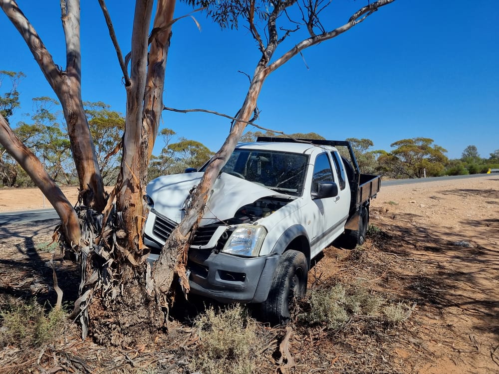 Minor injuries in ute crash post image