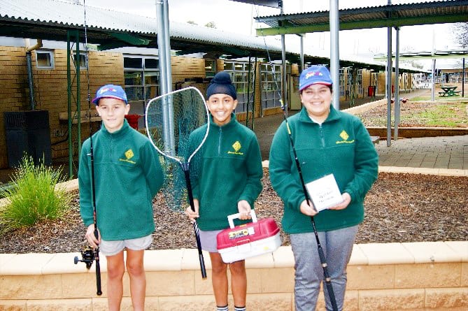 Glossop students find new passion for the river and bushland post image