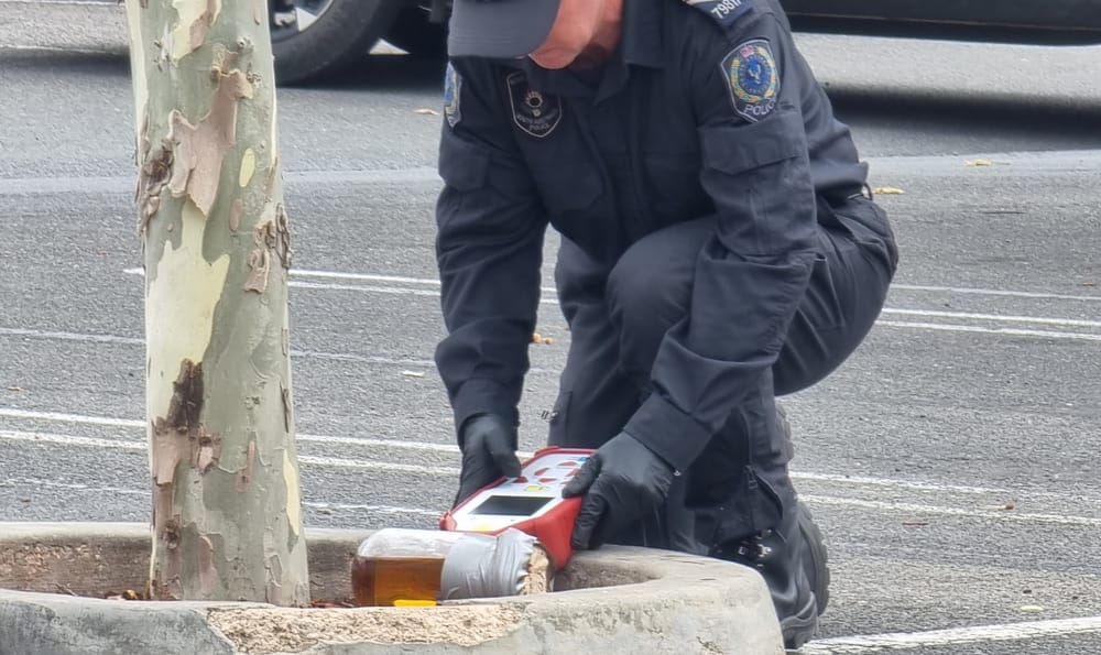 Jar of methanol closes Berri carpark post image