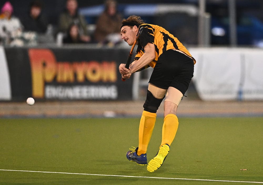 Berri and Loxton play out hockey classic post image