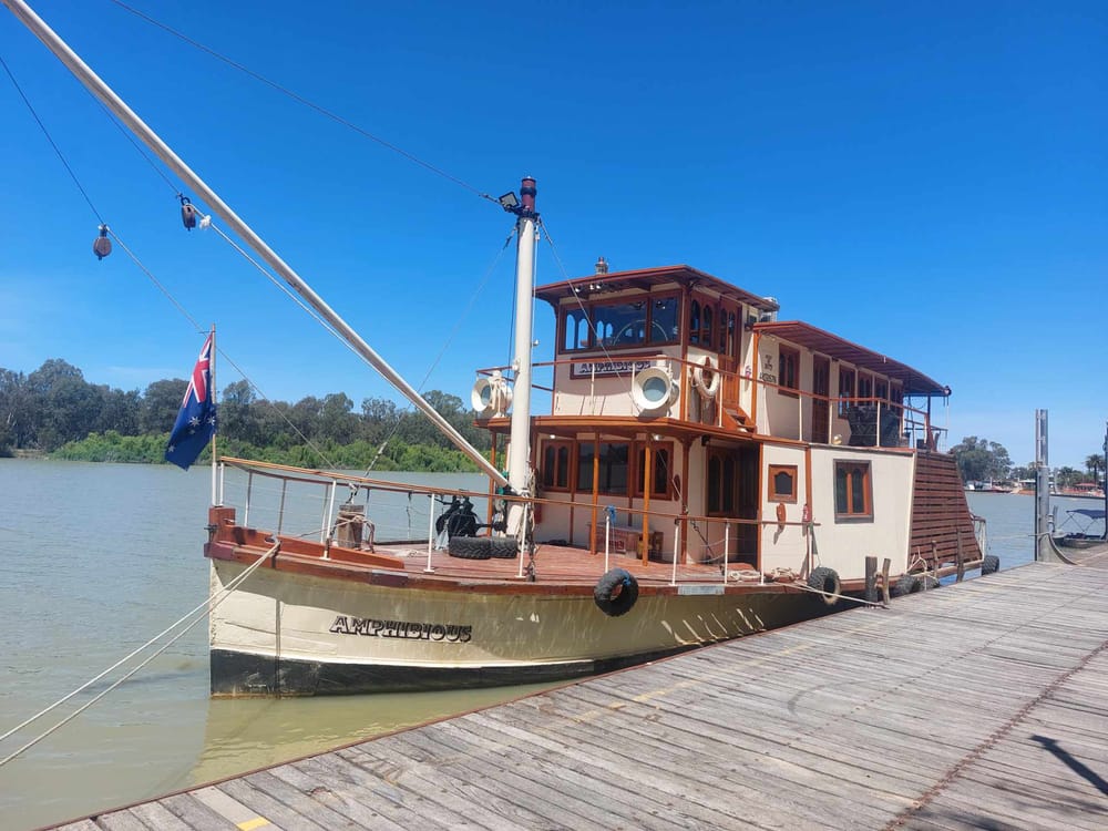 Amphibious eyeing toward a cruising return post image