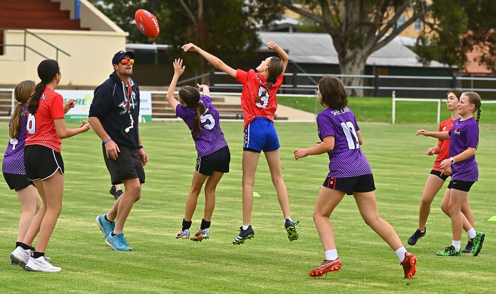 Weekend girls footy comp makes return post image