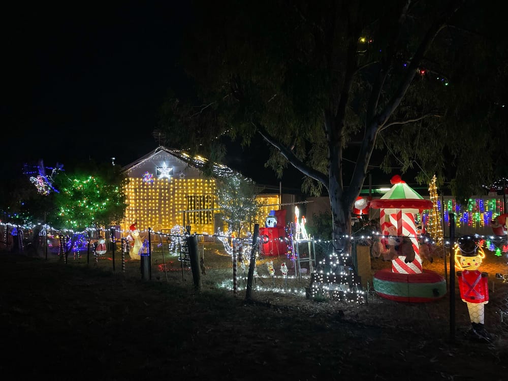 Winners announced for Xmas lights comps post image