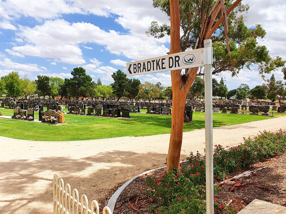 Bradtke duo honoured at Loxton Cemetery post image