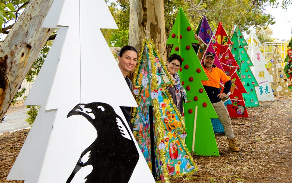 Waikerie embracing Xmas post image