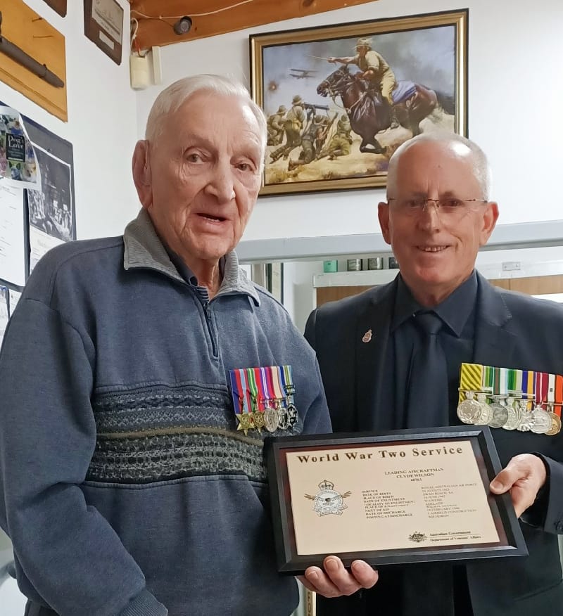 Town honours its last WWII veteran post image
