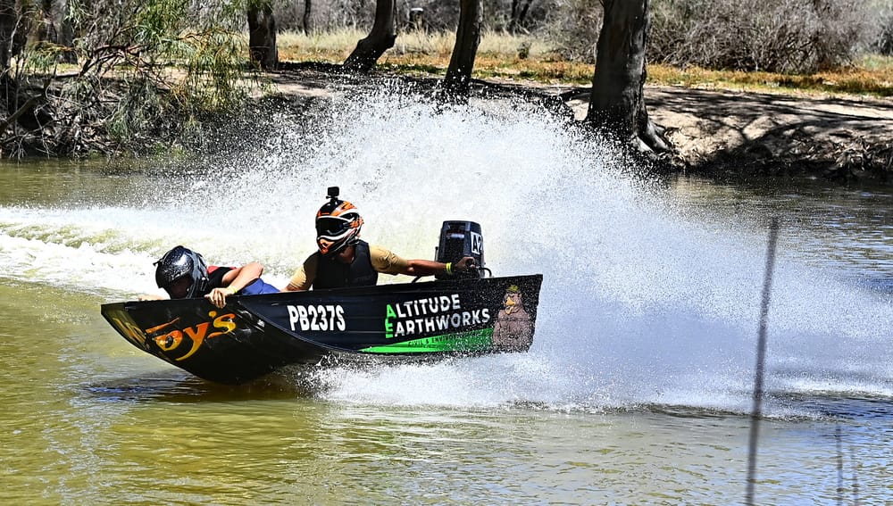 Dinghys hit the water for round five action post image
