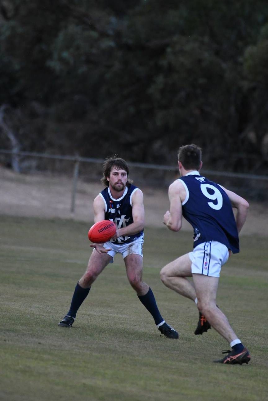 Bulldogs storm into second spot post image