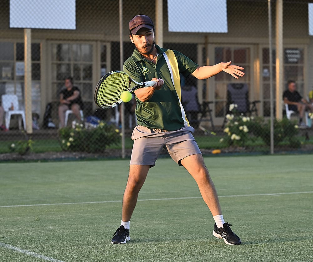 Tough night for Loxton’s tennis sides post image