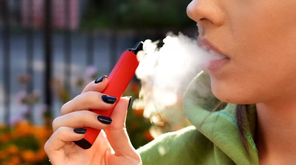 Government begins new vaping blitz post image