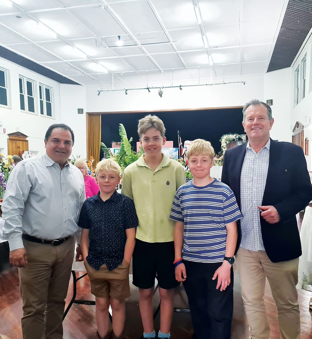 Local photographers immersed in gardens post image